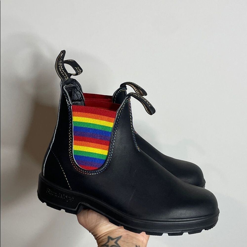 Blundstone Women’s Rainbow Chelsea Boots Size 6.5 NWOB